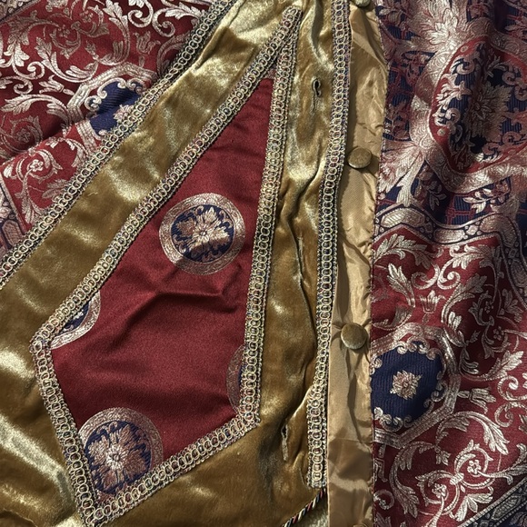 Elegant Red and Gold Tree Skirt - Picture 3 of 8